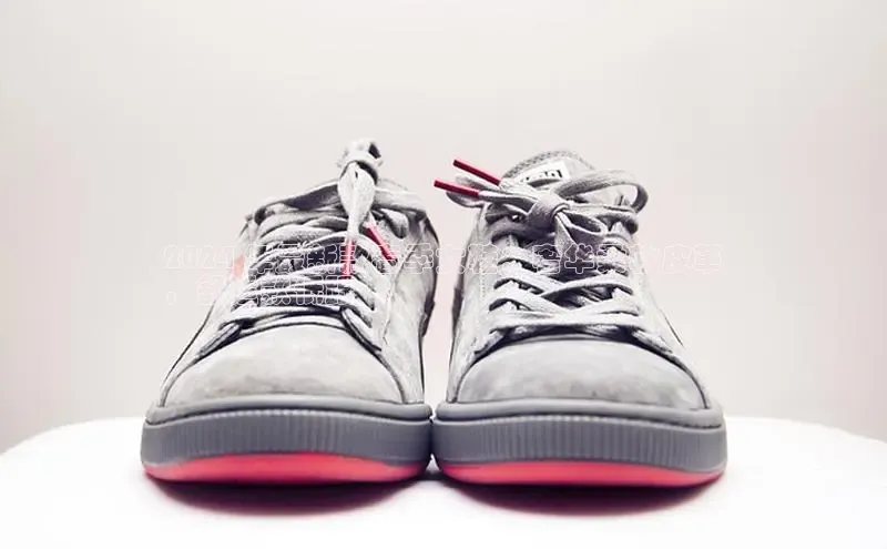 意昂体育乐用176五八27从网易2024 年最新款春季女鞋：奢华柔软皮革
，舒适款低跟