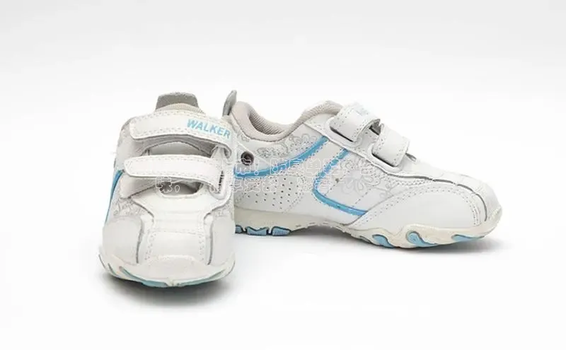 意昂体育台孩176五八27员颐驰 062024 最新上市！防臭单鞋，告別惱人
異味，盡情享受舒適穿著