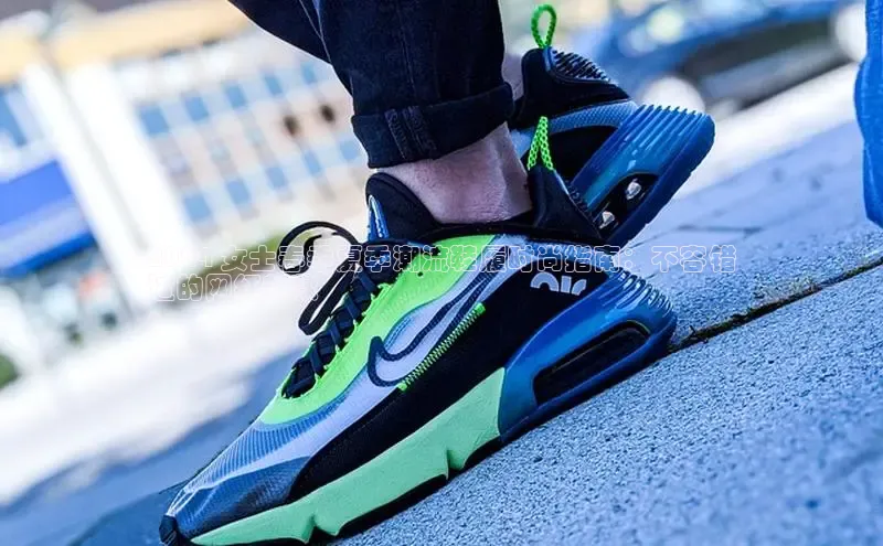 意昂体育宇信科技2024 女士春季夏季潮流鞋履时尚指南：不容错
过的网红新款