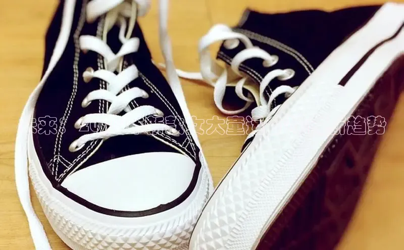 意昂体育入口顺丰未来：2025年新款女大童运动鞋创新趋势