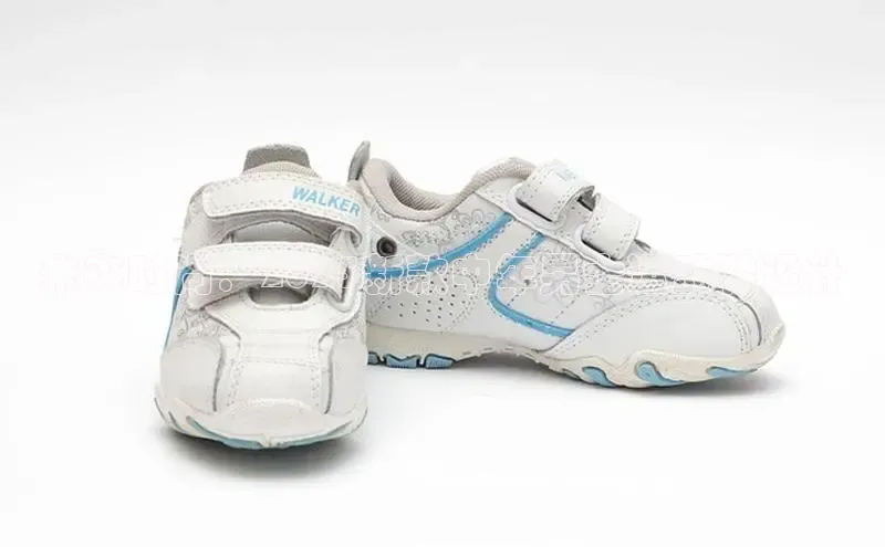 未来时尚：2025新款中年男士运动鞋设计