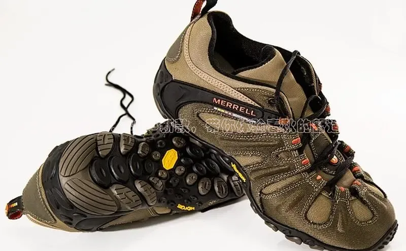 女大童运动鞋：2025新款，带你体验春秋的舒适与活力